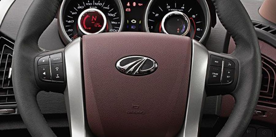 Панель приборов Mahindra XUV500 2012 года  (фото 15 из 38)
